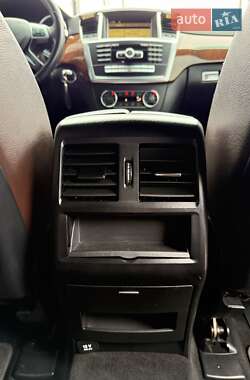 Внедорожник / Кроссовер Mercedes-Benz M-Class 2012 в 