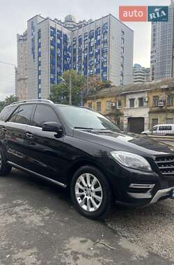 Внедорожник / Кроссовер Mercedes-Benz M-Class 2015 в 