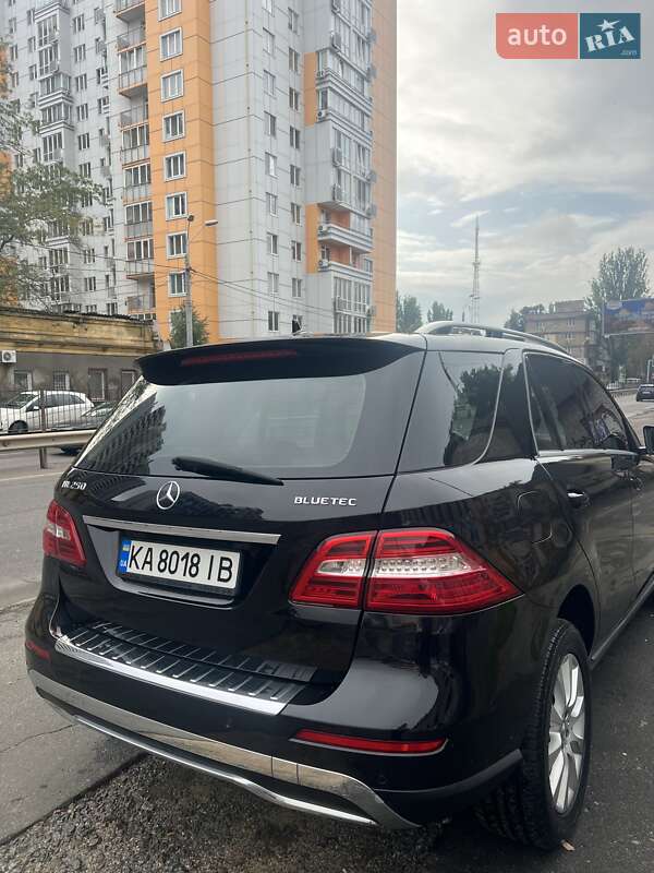 Позашляховик / Кросовер Mercedes-Benz M-Class 2015 в Одесі