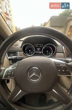 Внедорожник / Кроссовер Mercedes-Benz M-Class 2015 в 