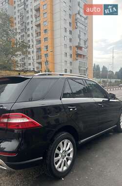 Внедорожник / Кроссовер Mercedes-Benz M-Class 2015 в 