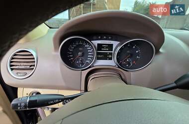 Внедорожник / Кроссовер Mercedes-Benz M-Class 2006 в 