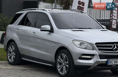 Позашляховик / Кросовер Mercedes-Benz M-Class 2011 в 
