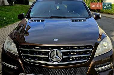 Позашляховик / Кросовер Mercedes-Benz M-Class 2011 в 