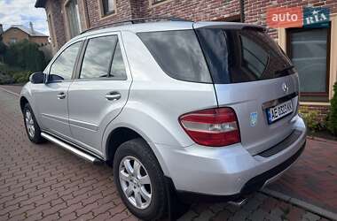 Внедорожник / Кроссовер Mercedes-Benz M-Class 2006 в 