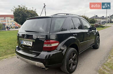 Позашляховик / Кросовер Mercedes-Benz M-Class 2005 в 