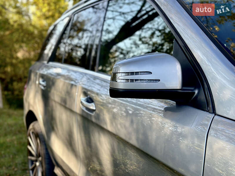 Позашляховик / Кросовер Mercedes-Benz M-Class 2012 в Ковелі