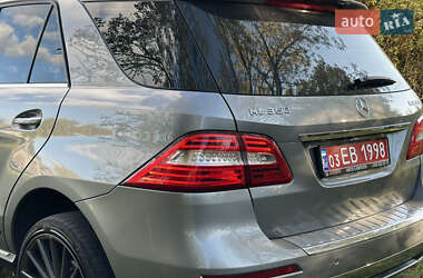 Позашляховик / Кросовер Mercedes-Benz M-Class 2012 в 