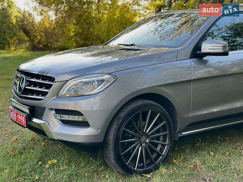 Позашляховик / Кросовер Mercedes-Benz M-Class 2012 в Ковелі