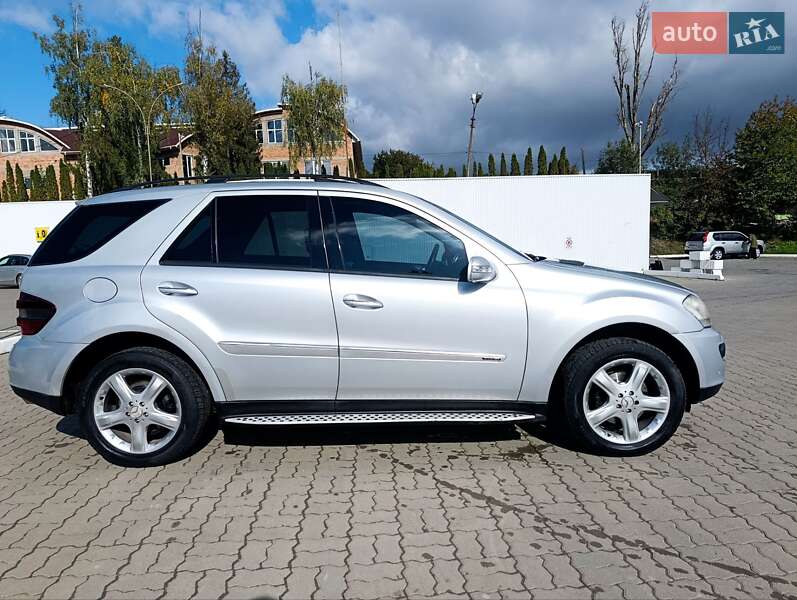 Позашляховик / Кросовер Mercedes-Benz M-Class 2005 в Чернівцях