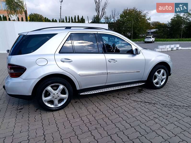 Позашляховик / Кросовер Mercedes-Benz M-Class 2005 в Чернівцях