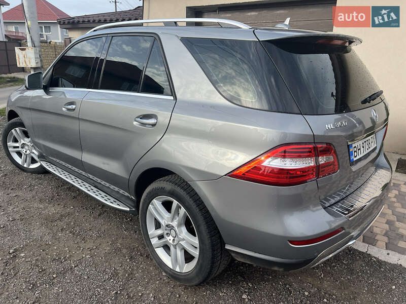 Позашляховик / Кросовер Mercedes-Benz M-Class 2014 в Одесі