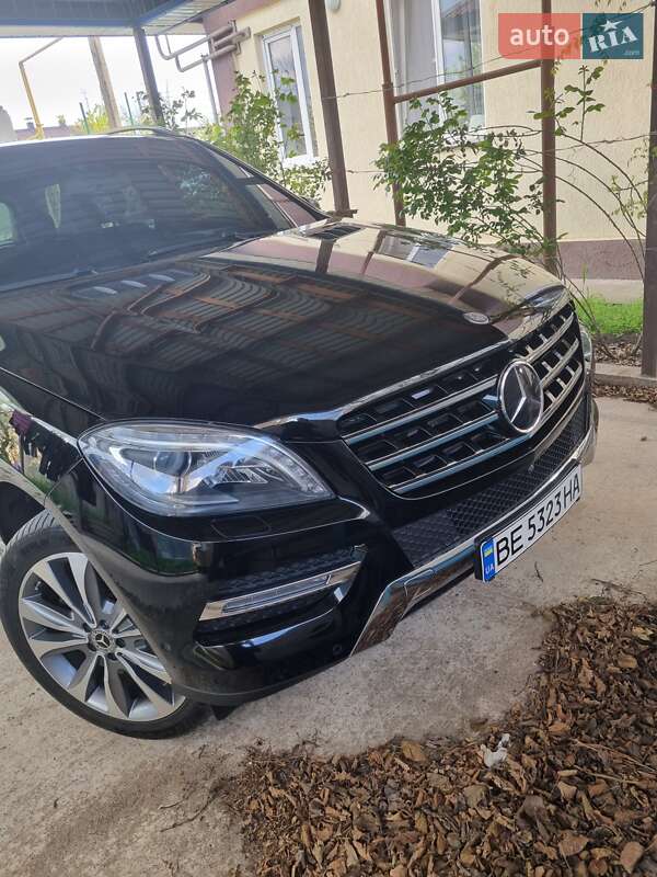 Внедорожник / Кроссовер Mercedes-Benz M-Class 2014 в 