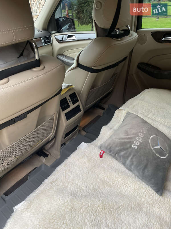 Внедорожник / Кроссовер Mercedes-Benz M-Class 2013 в Долине