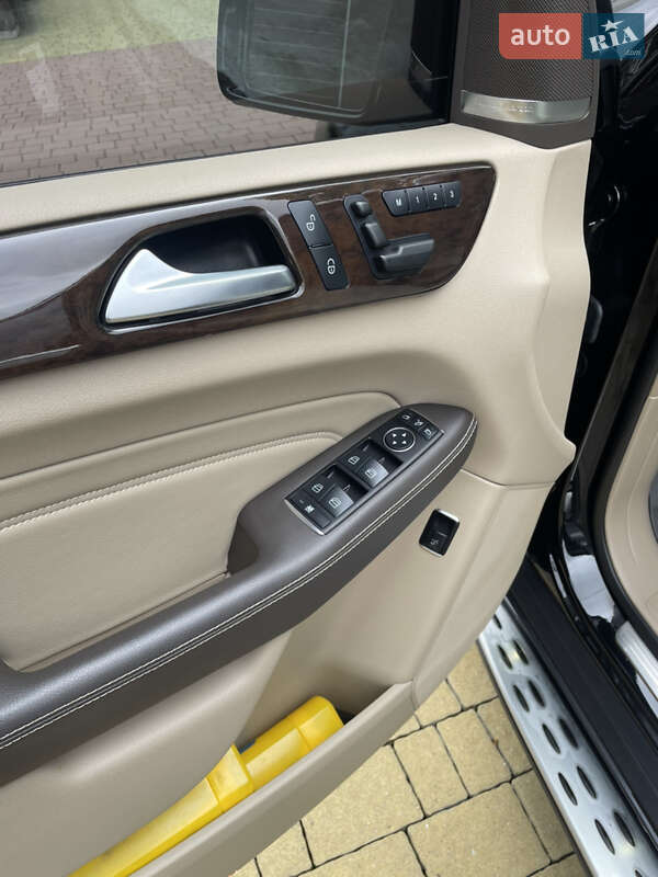 Внедорожник / Кроссовер Mercedes-Benz M-Class 2013 в Долине