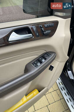 Внедорожник / Кроссовер Mercedes-Benz M-Class 2013 в 