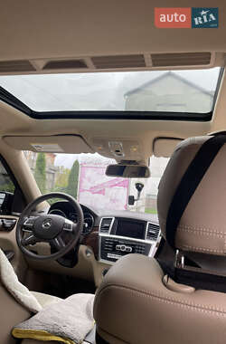 Внедорожник / Кроссовер Mercedes-Benz M-Class 2013 в 