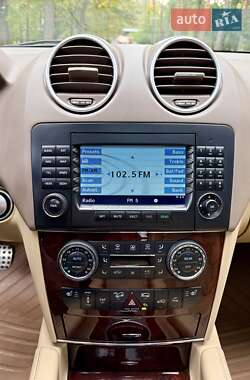 Внедорожник / Кроссовер Mercedes-Benz M-Class 2009 в 