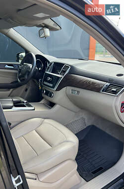 Позашляховик / Кросовер Mercedes-Benz M-Class 2013 в 