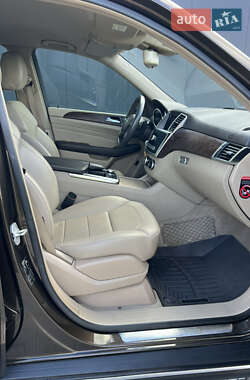 Позашляховик / Кросовер Mercedes-Benz M-Class 2013 в 