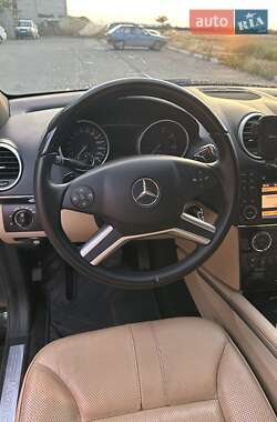 Позашляховик / Кросовер Mercedes-Benz M-Class 2011 в 