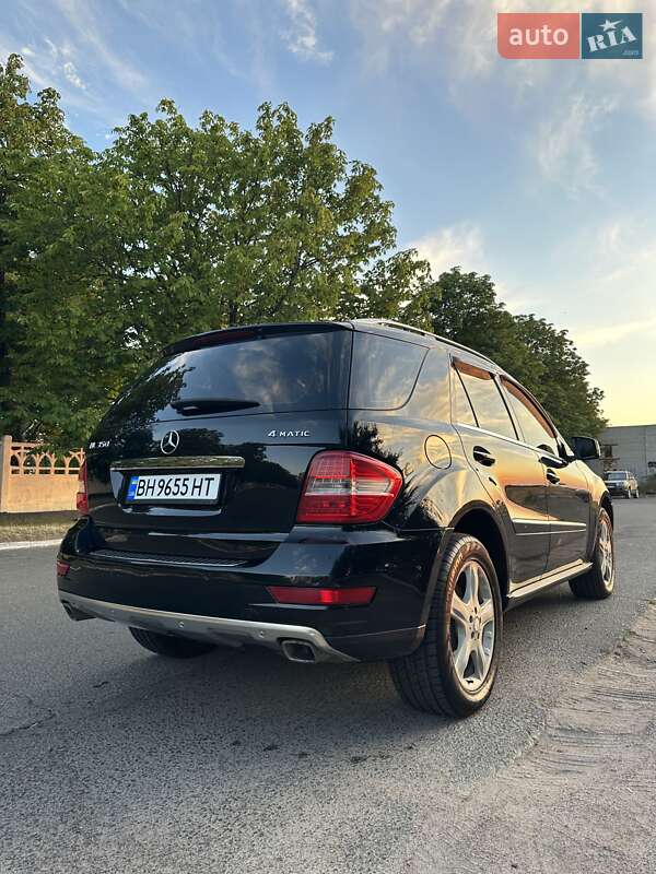 Внедорожник / Кроссовер Mercedes-Benz M-Class 2011 в Ровно