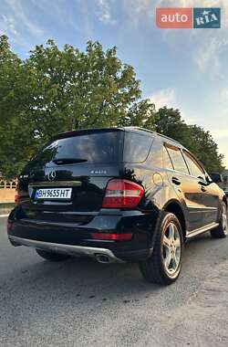 Позашляховик / Кросовер Mercedes-Benz M-Class 2011 в 