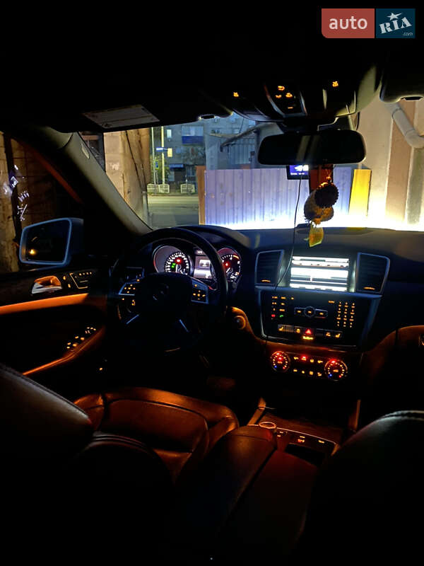 Внедорожник / Кроссовер Mercedes-Benz M-Class 2013 в Виннице