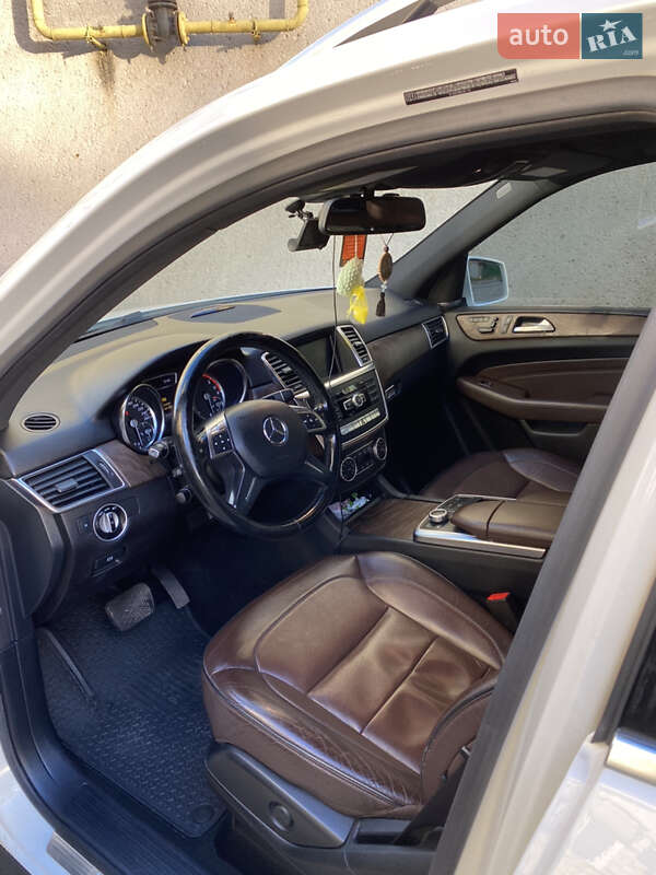 Внедорожник / Кроссовер Mercedes-Benz M-Class 2013 в Виннице