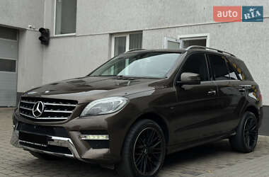 Внедорожник / Кроссовер Mercedes-Benz M-Class 2013 в 