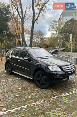 Позашляховик / Кросовер Mercedes-Benz M-Class 2007 в 