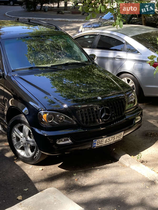 Внедорожник / Кроссовер Mercedes-Benz M-Class 2003 в Николаеве