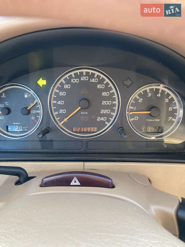 Внедорожник / Кроссовер Mercedes-Benz M-Class 2003 в Николаеве