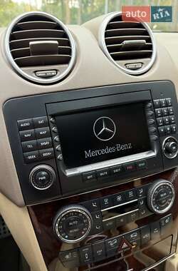 Позашляховик / Кросовер Mercedes-Benz M-Class 2009 в 