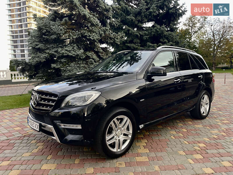 Внедорожник / Кроссовер Mercedes-Benz M-Class 2013 в Одессе