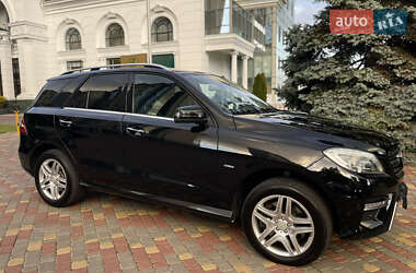 Позашляховик / Кросовер Mercedes-Benz M-Class 2013 в 