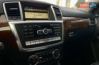 Позашляховик / Кросовер Mercedes-Benz M-Class 2013 в 