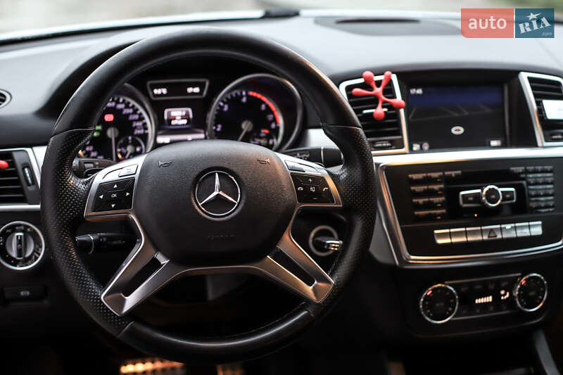 Позашляховик / Кросовер Mercedes-Benz M-Class 2013 в Львові фото 21 Позашляховик / Кросовер Mercedes-Benz M-Class 2013 в Львові