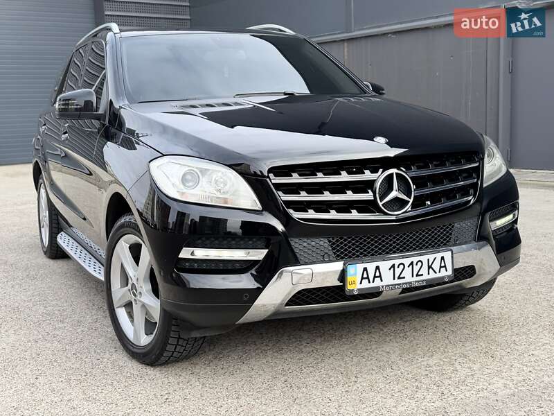 Внедорожник / Кроссовер Mercedes-Benz M-Class 2011 в Киеве