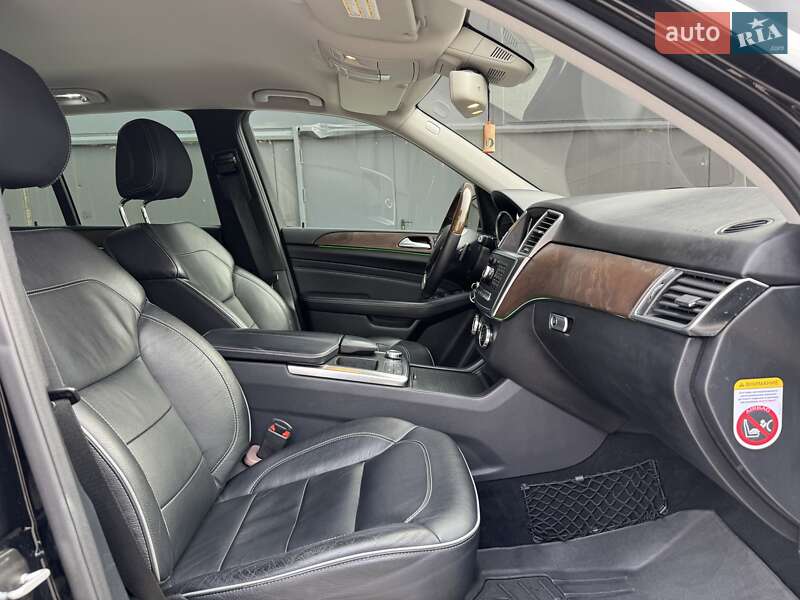 Внедорожник / Кроссовер Mercedes-Benz M-Class 2011 в Киеве