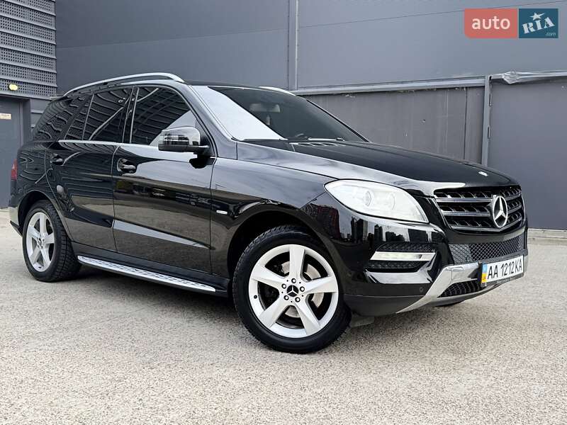 Внедорожник / Кроссовер Mercedes-Benz M-Class 2011 в Киеве