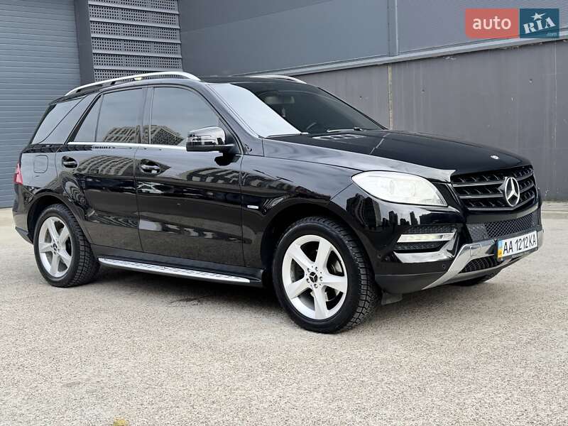 Внедорожник / Кроссовер Mercedes-Benz M-Class 2011 в Киеве