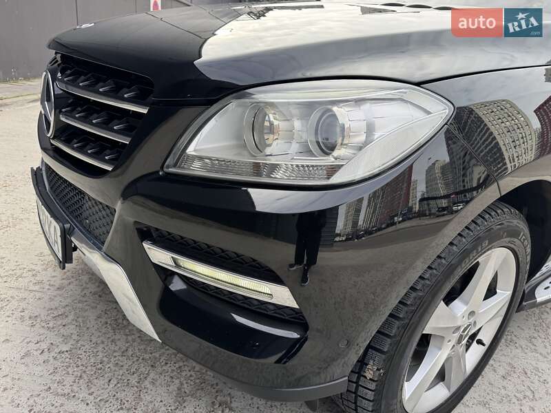 Внедорожник / Кроссовер Mercedes-Benz M-Class 2011 в Киеве