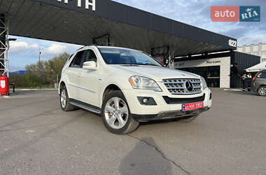 Позашляховик / Кросовер Mercedes-Benz M-Class 2011 в 