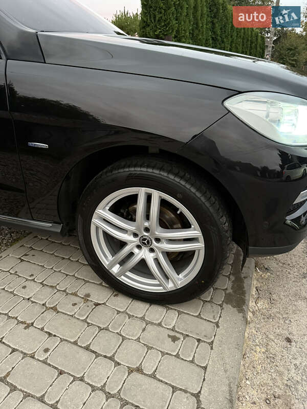 Внедорожник / Кроссовер Mercedes-Benz M-Class 2011 в Львове