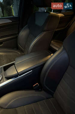 Позашляховик / Кросовер Mercedes-Benz M-Class 2011 в 