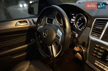 Позашляховик / Кросовер Mercedes-Benz M-Class 2011 в 