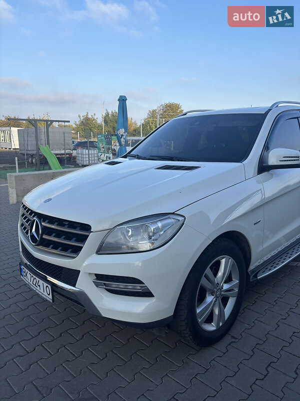 Позашляховик / Кросовер Mercedes-Benz M-Class 2012 в Нововолинську фото 4 Позашляховик / Кросовер Mercedes-Benz M-Class 2012 в Нововолинську