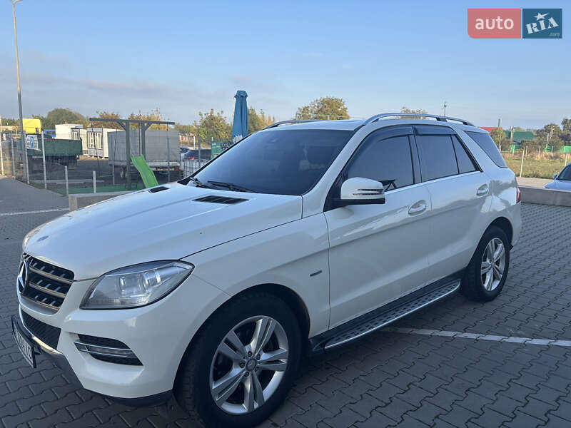 Позашляховик / Кросовер Mercedes-Benz M-Class 2012 в Нововолинську фото 9 Позашляховик / Кросовер Mercedes-Benz M-Class 2012 в Нововолинську