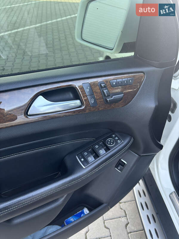 Позашляховик / Кросовер Mercedes-Benz M-Class 2012 в Нововолинську фото 23 Позашляховик / Кросовер Mercedes-Benz M-Class 2012 в Нововолинську